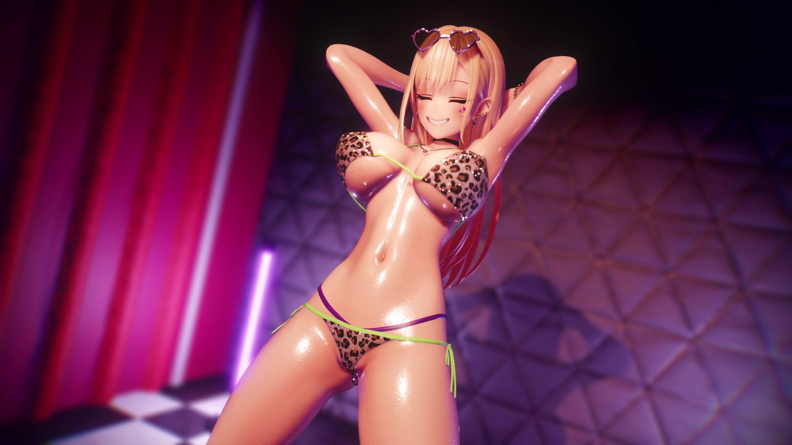 マリンのセクシーな腰ダンス焦らし