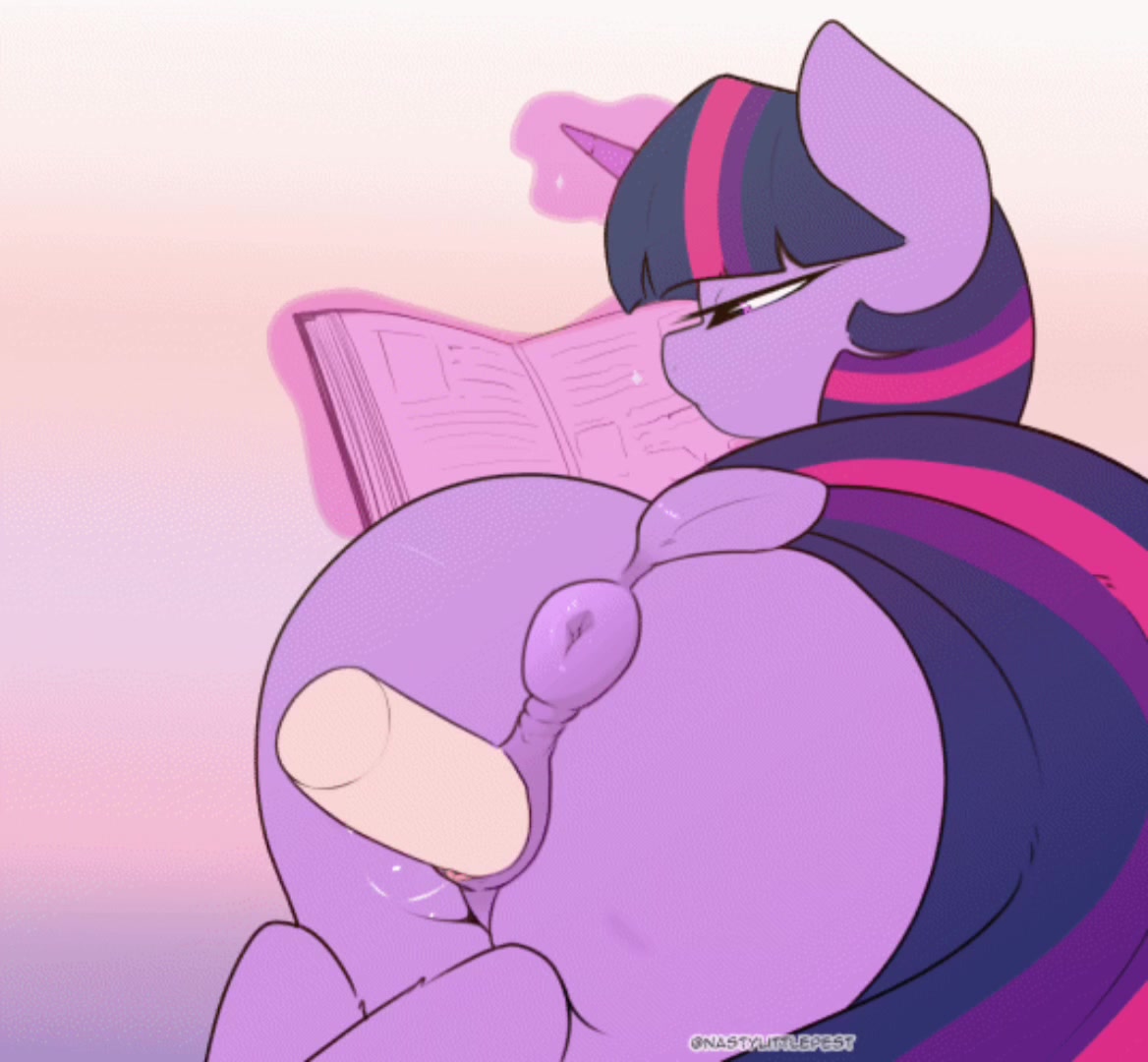 книжная сессия: школьница тентакль футанари эччи