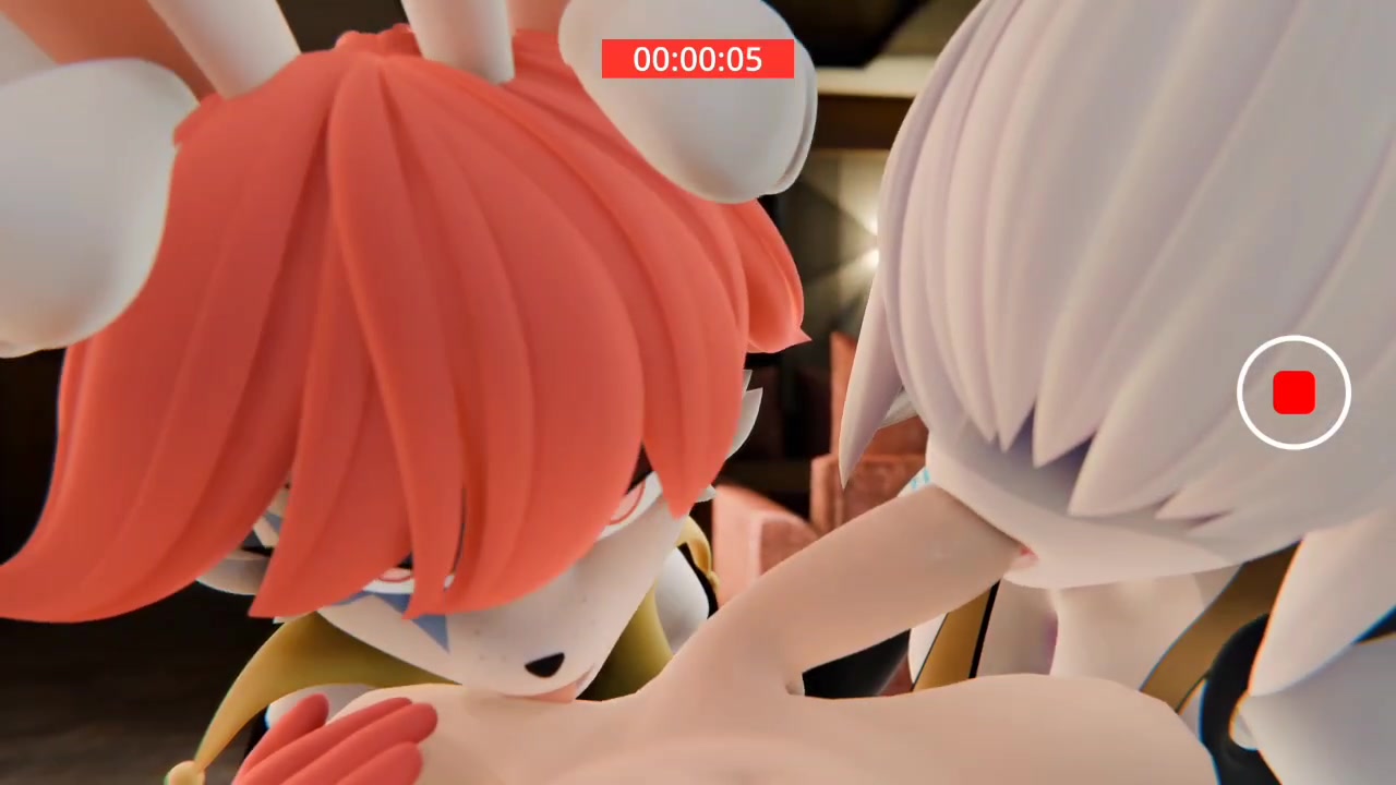 米丝蒂和波比分享一份热甜点