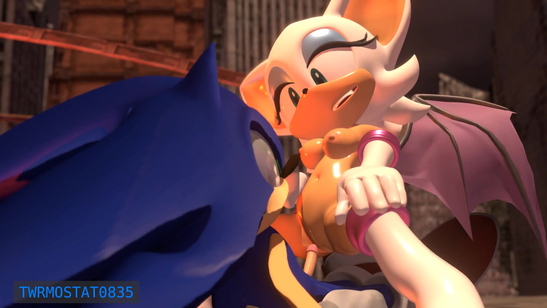 Sonic à califourchon rouge