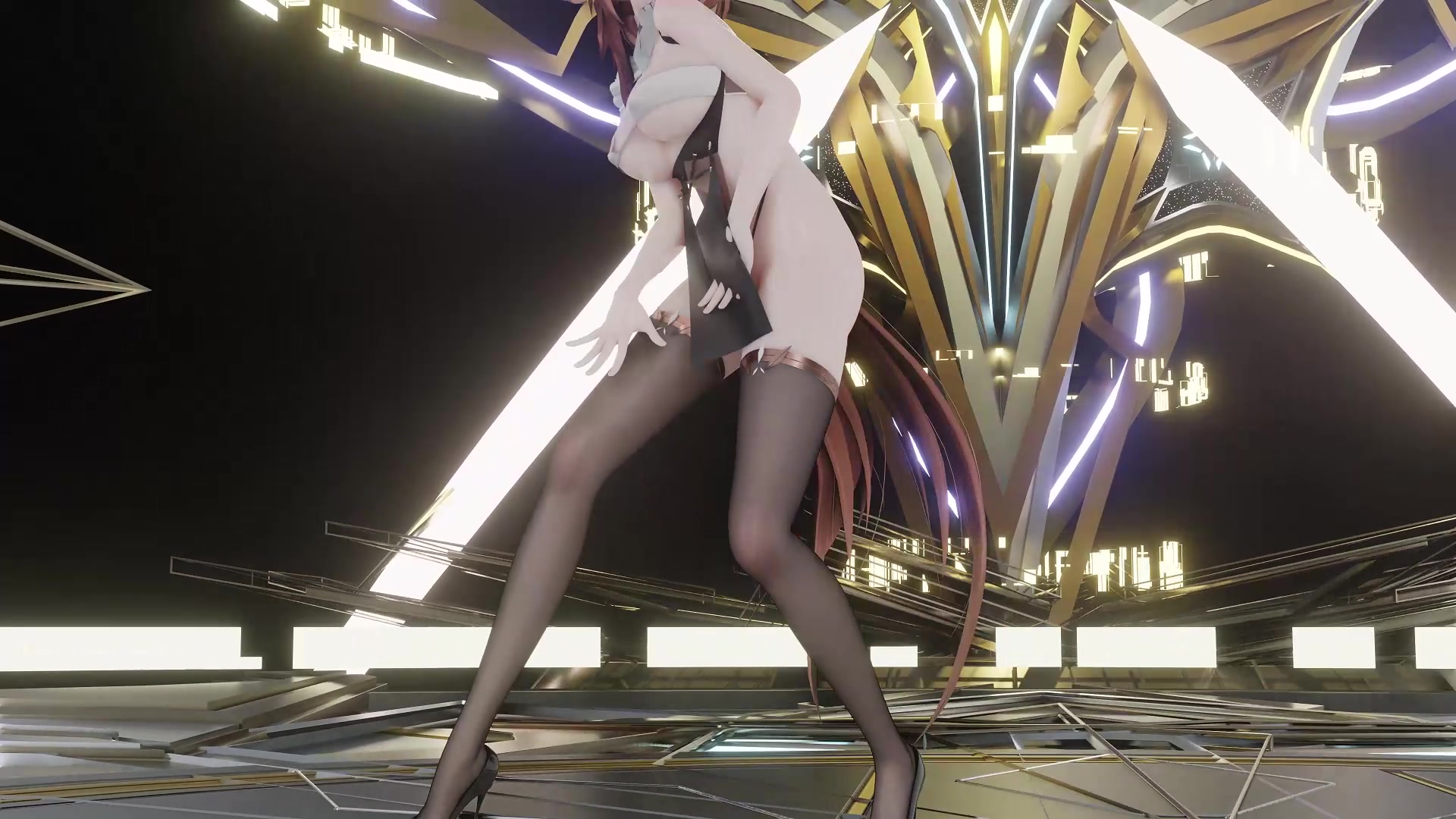 乐正绫调皮屁股被扶她触手玩弄