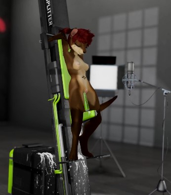 выдра кончает, катаясь на ебущей машине