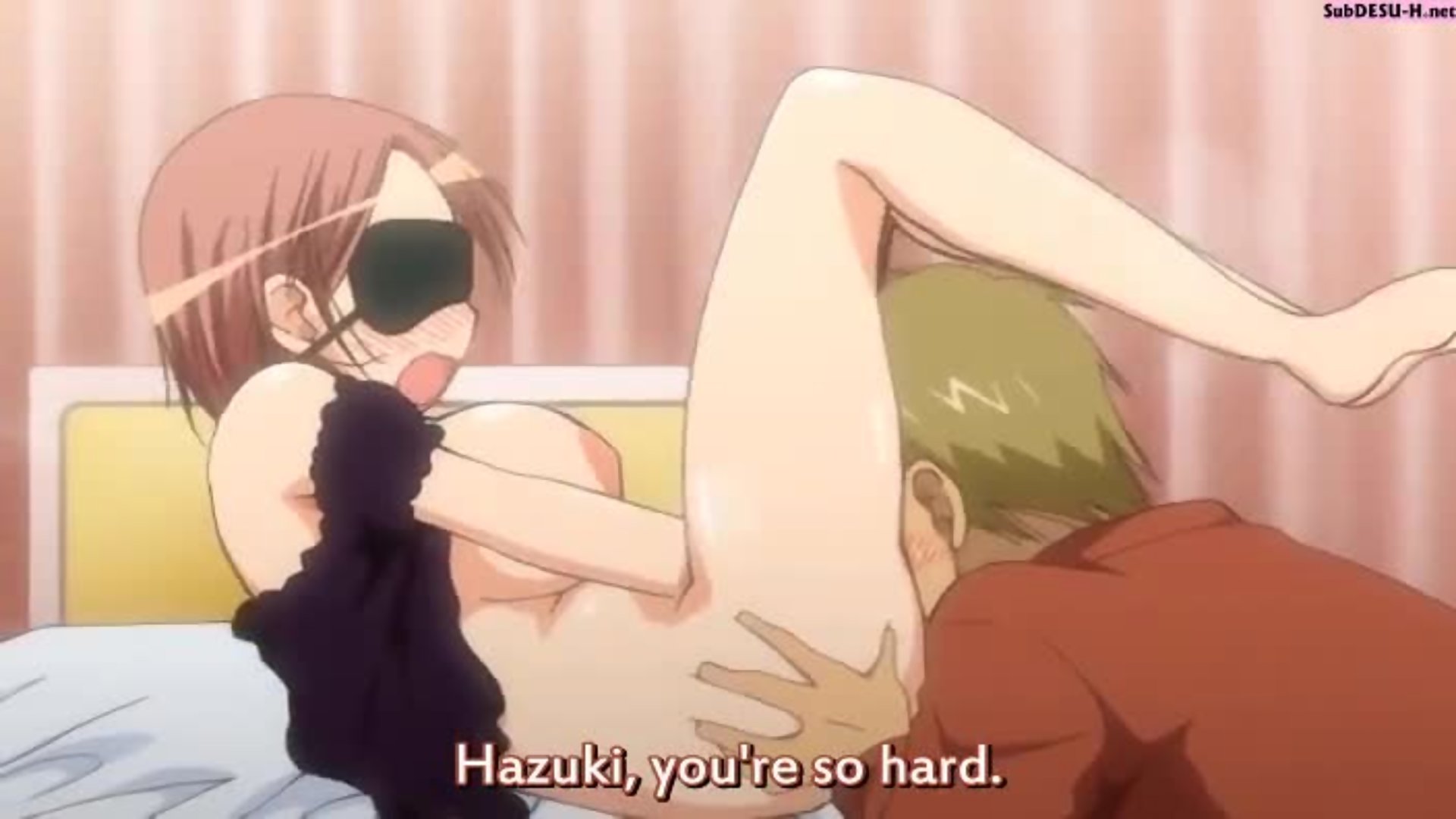 Adolescente peluda faz um boquete em público - hentau fofa