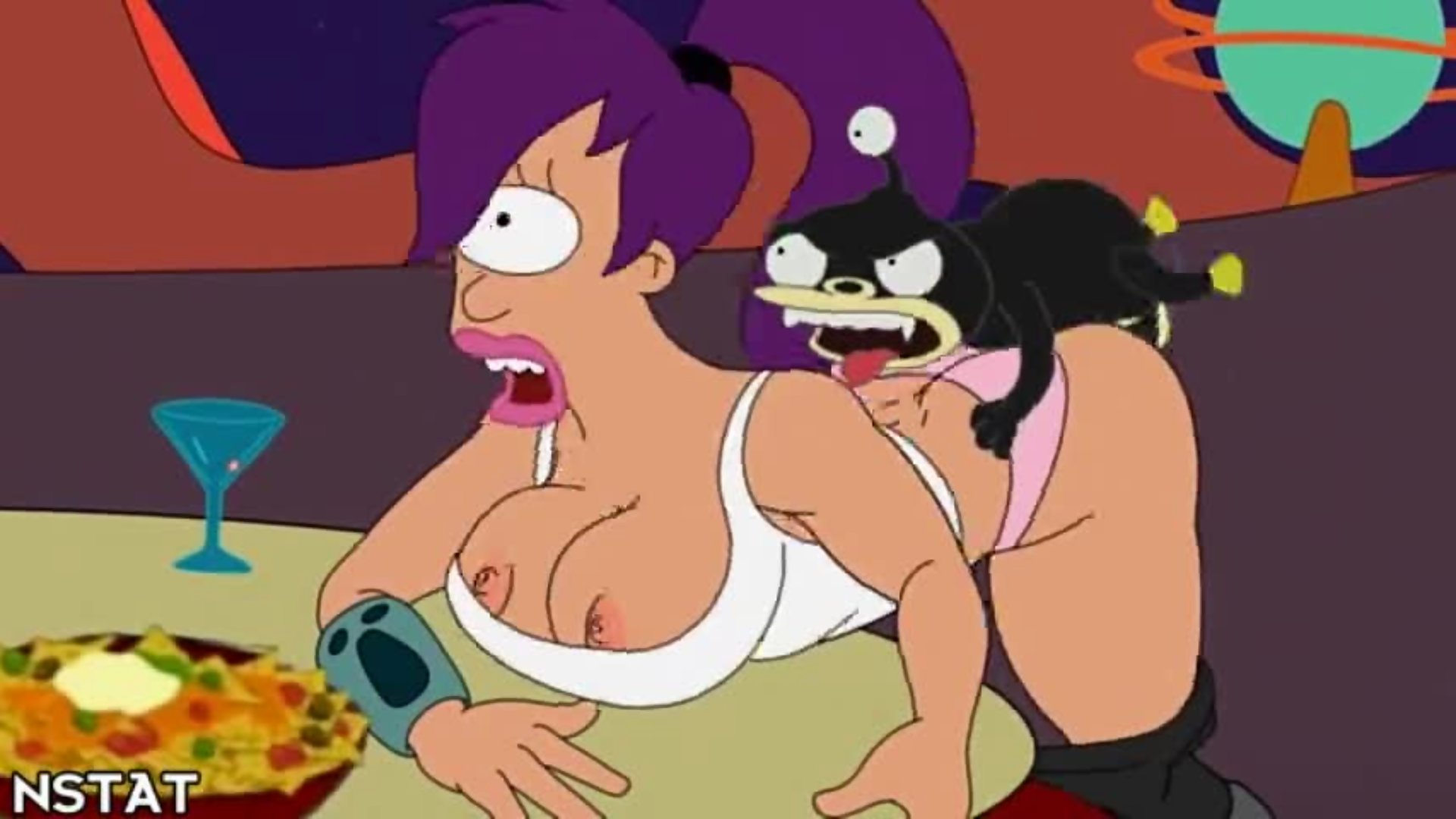 Amy monta pau na festa louca de futurama