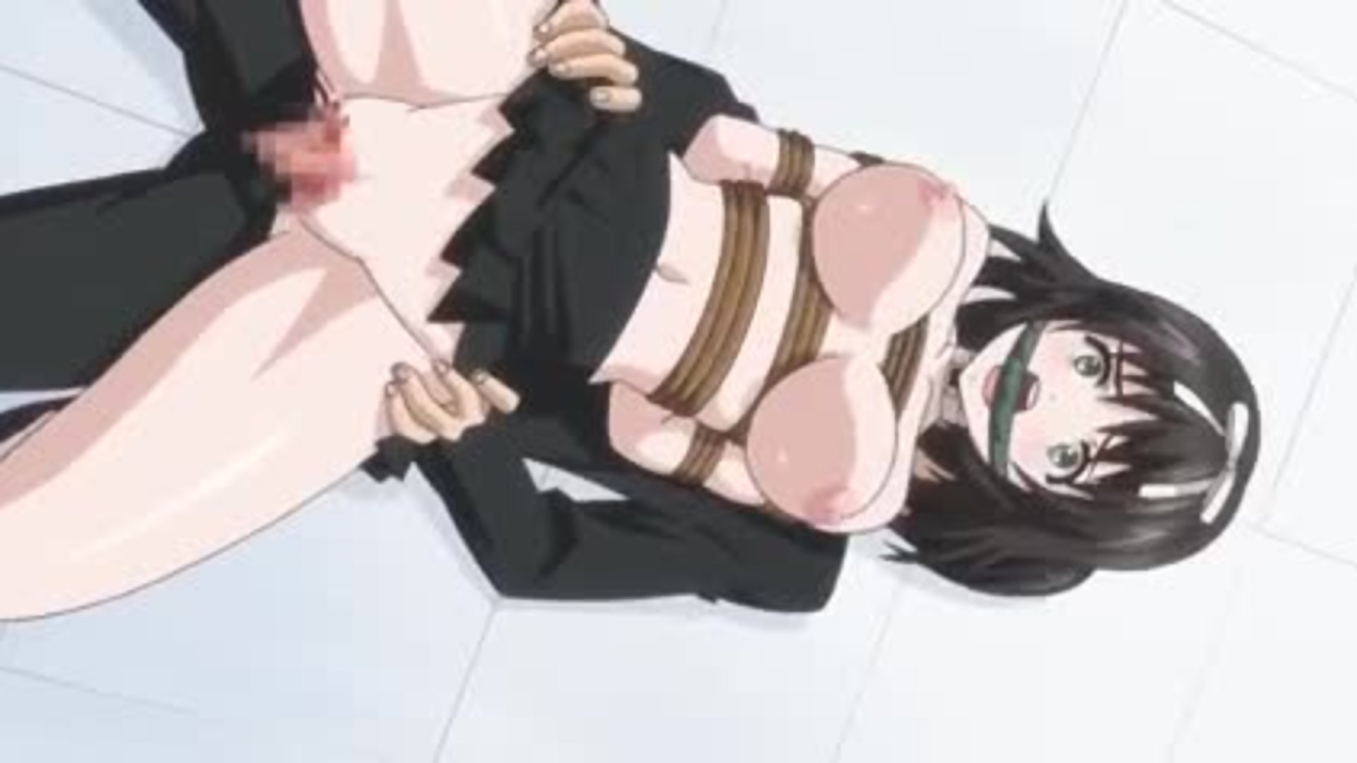 Adolescente virgem pequena fodida por pau hentai enorme na prisão