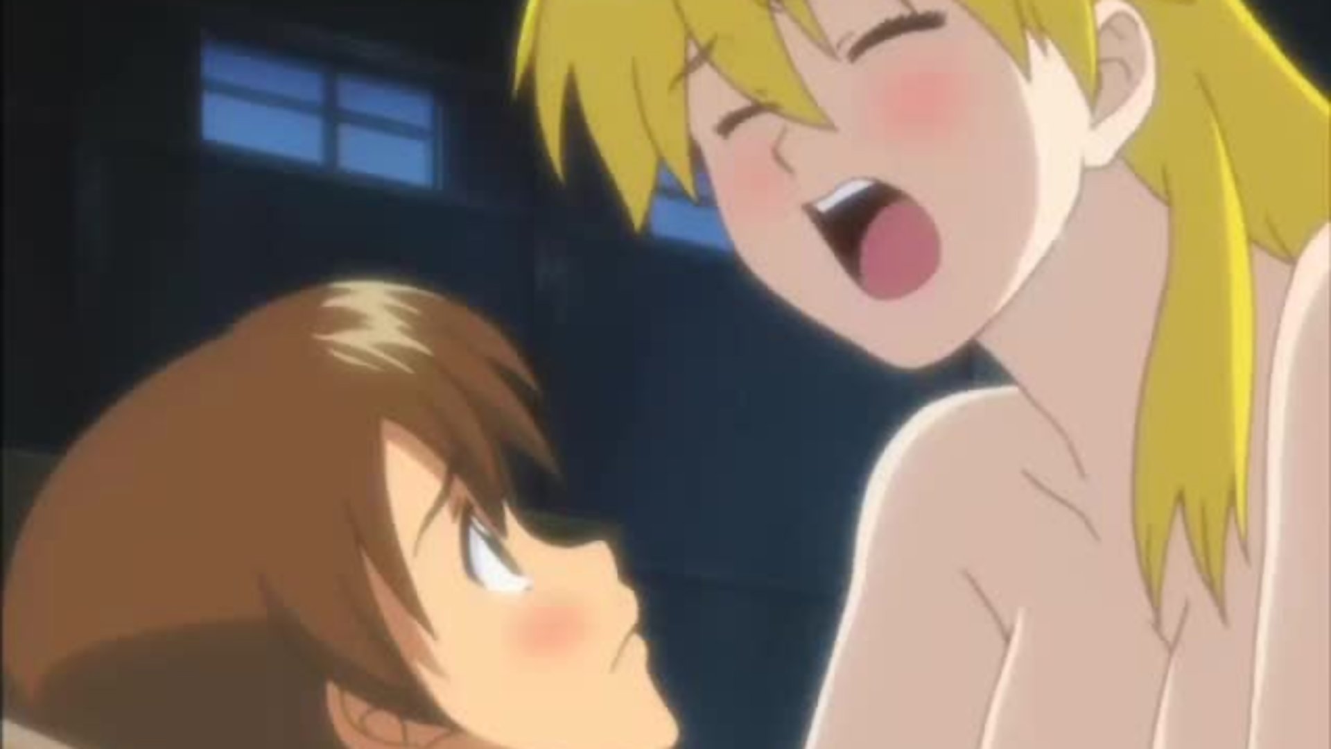 縮小された負け犬がホットなブロンドのヘンタイ女と得点する